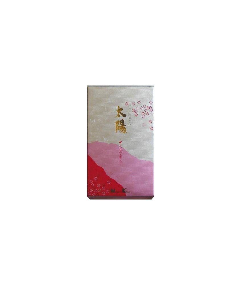 En abril, los cerezos florecen y todo Japón está de fiesta para celebrar la primavera. Familias y compañeros de trabajo salen a