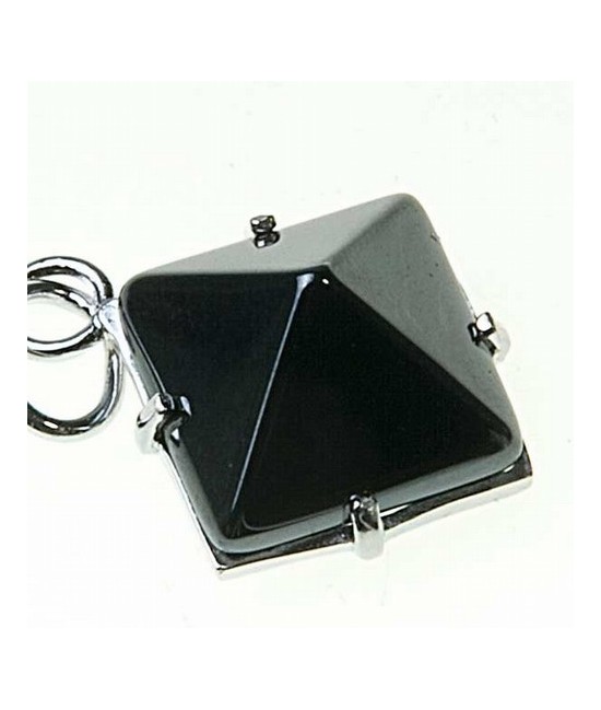 Colgante Pirámide Hematite con engarce en plata rodeando La Pirámide.
Medidas: 12mm x 12mm
Viene presentado en bolsita indivi