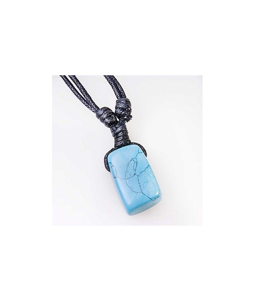 Colgante de Rodada de Turquenita 20 mm. aprox. junto con cordón.
Presentado de forma individual con cartón informativo.