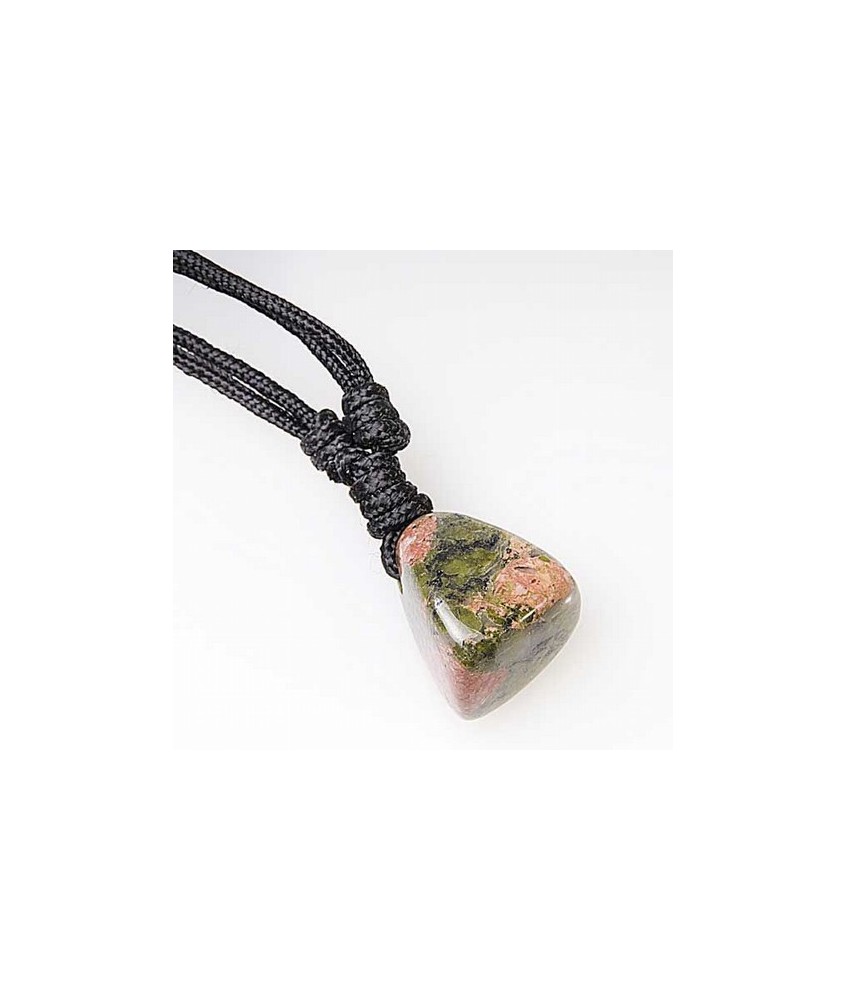 Colgante de Rodada de Unakita de 20 mm. aprox. junto con cordón.
Presentado de forma individual con cartón informativo.
