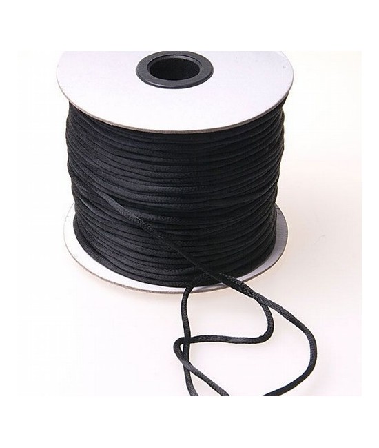 Rollo de hilo de seda negro de 90 metros.