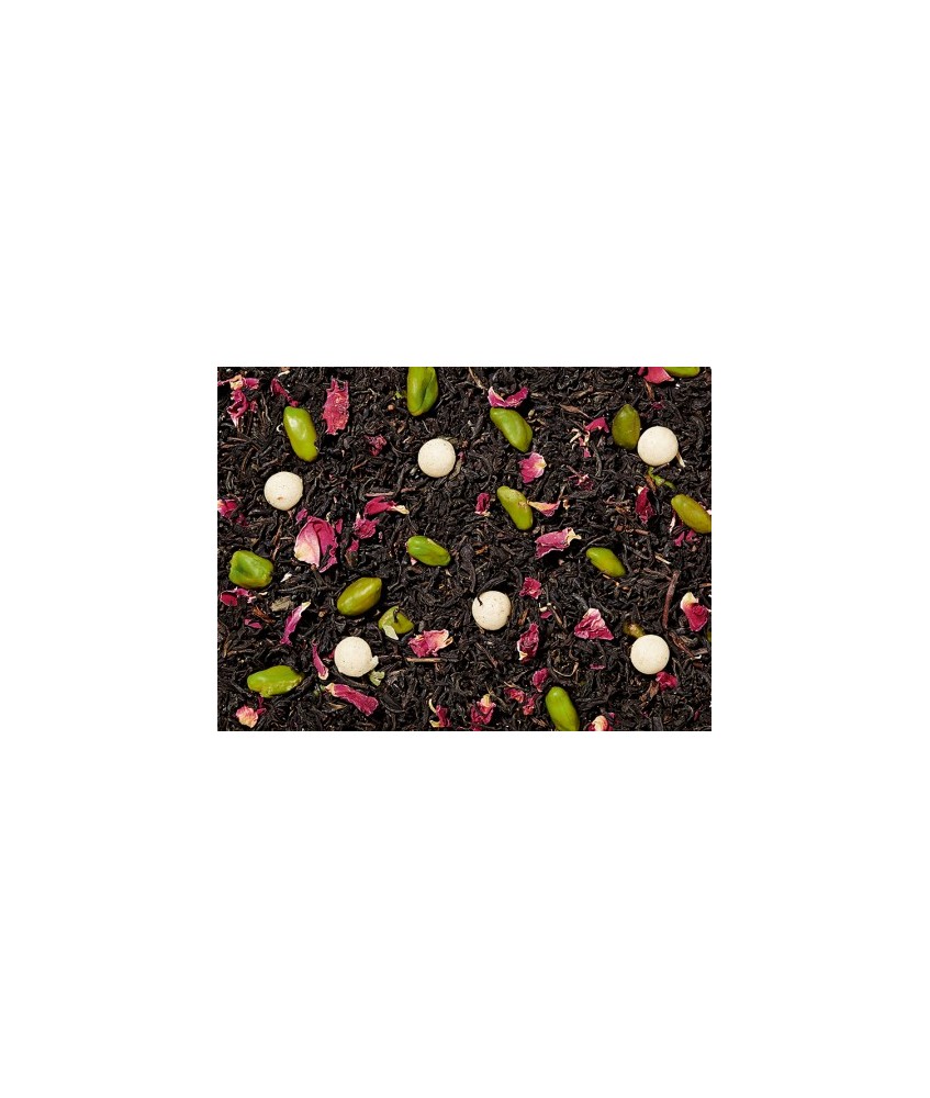Nuestra muy popular base de té negro presenta una nueva apariencia. Pistachos verdes, pétalos de rosa brillante y para algo esp