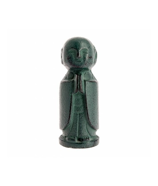 Jizo es una representación de Jizo Bosatsu, el buda más querido en Japón. Por un lado es el guardián de los viajeros y por otro