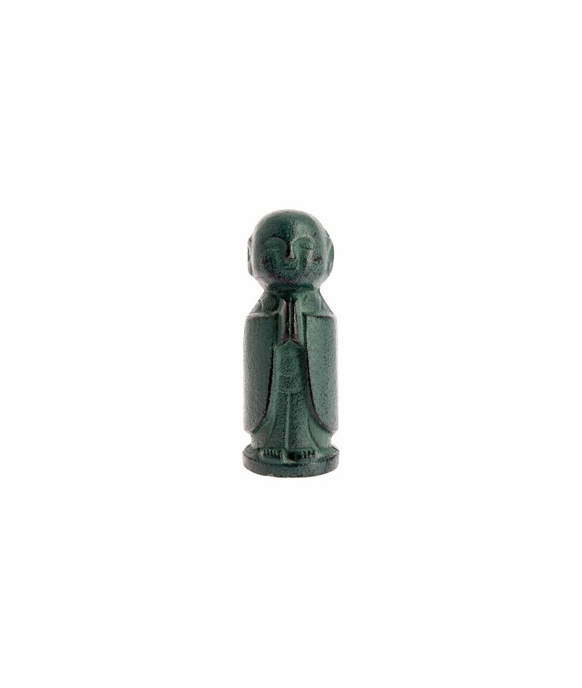 Jizo es una representación de Jizo Bosatsu, el buda más querido en Japón. Por un lado es el guardián de los viajeros y por otro
