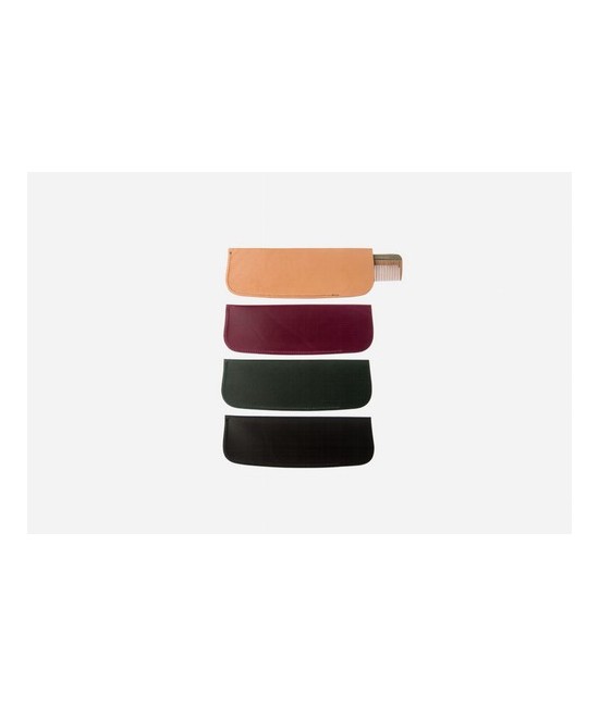 Estuche para peines de peluquería del art. 3, 7, 8, 13, 17, 30H
17E
de cuero curtido vegetal.