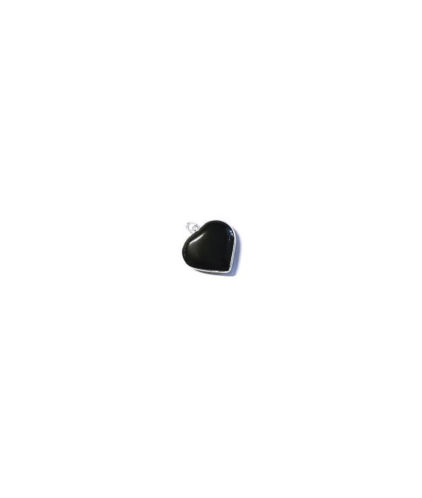 Colgante de  Turmalina en forma de corazon, bordeado y engarzado en plata.