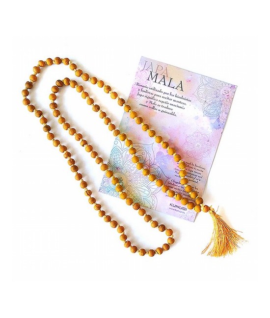 Mala de cúrcuma natural .

Medida bola : 7mm

Compuesto por 108 bolas.

Incluye tarjetón de diseño exclusivo.

Un mala 