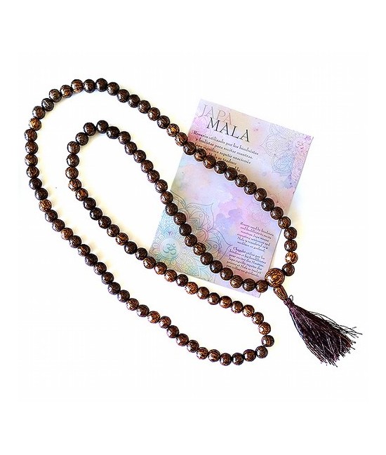 Mala de cascara de coco natural

Compuesto por 108 bolas.

Medida bola : 10mm 

Incluye tarjetón de diseño exclusivo.

