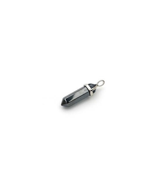 Colgante de hematite en forma punta biterminada.

Engarzado en acero 

Medida: 3 cm.