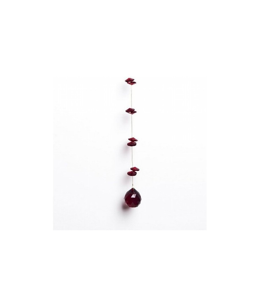 Tira de feng shui con bola de 30mm en cristal roja acompañada de pequeños petalos.

En el feng Shui, las bolas de cristal se 