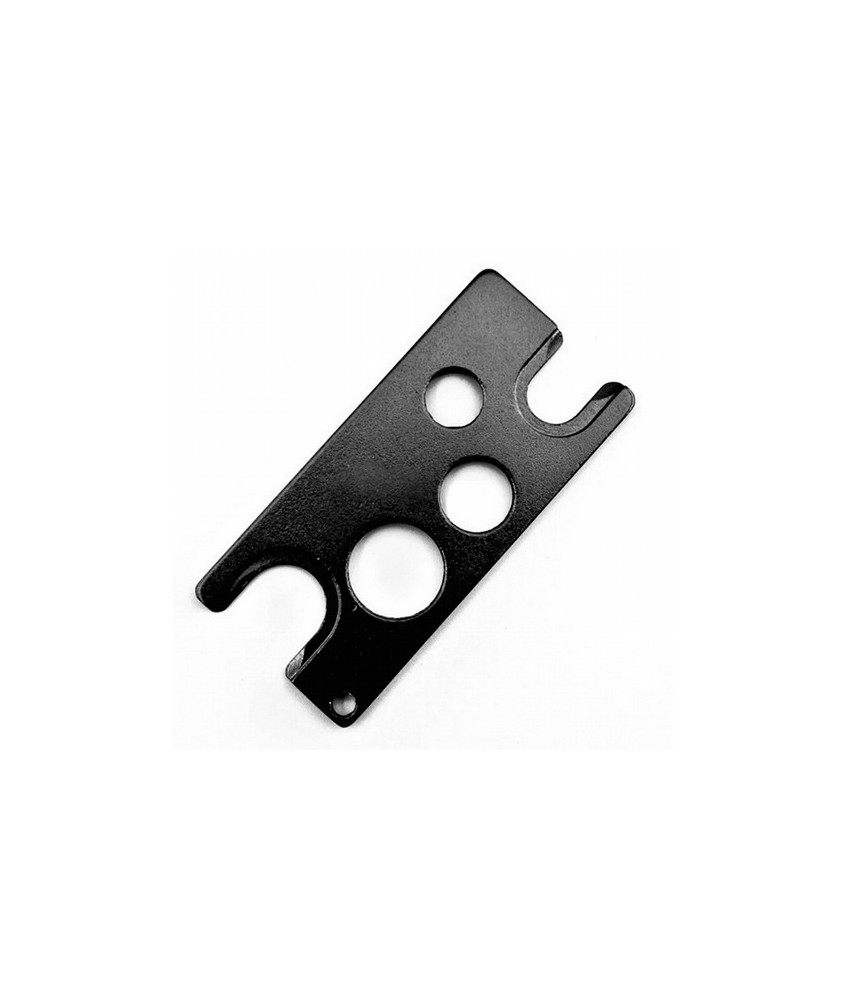 Abridor metalico especial para botellas roll-on.

Tamaño: 60x28 mm