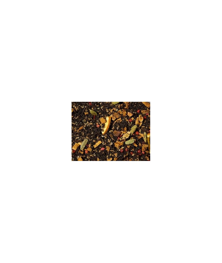 Té negro (47%), trozos de manzana, trocitos de canela, cilantro, aroma, cardamomo entero, rodajas de naranja, pimienta en grano