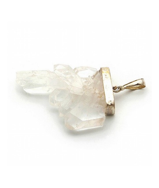 Colgante de cuarzo faden con engarce de plata.

Medida: de 2 a 4 cm.