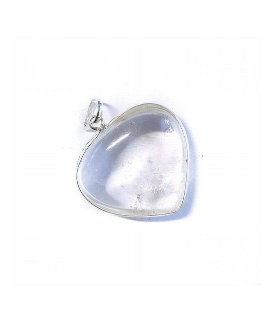 Colgante de Cristal de Roca en forma de corazón, bordeado y engarzado en plata.