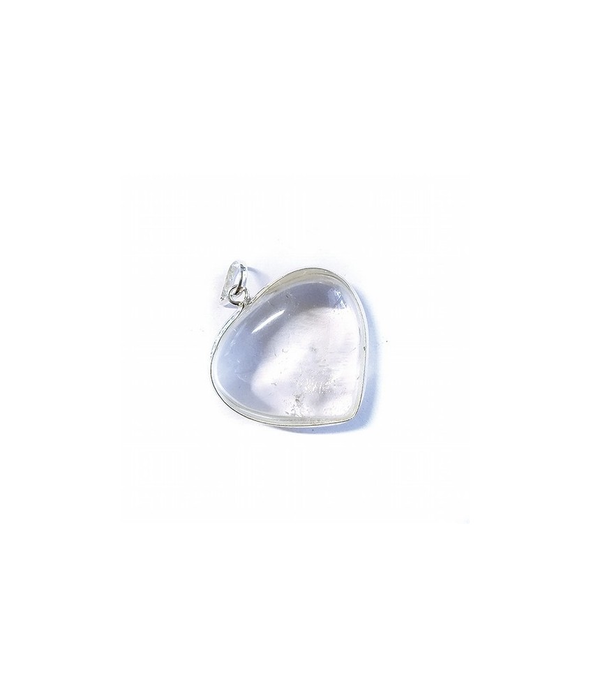 Colgante de Cristal de Roca en forma de corazón, bordeado y engarzado en plata.