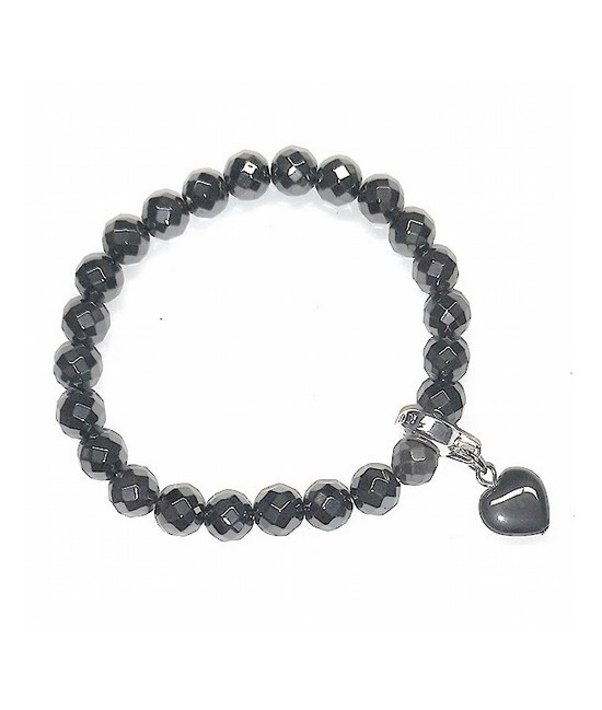 Pulsera hecha de cuentas facetadas de hematite (8 mm), terminada con un colgante de hematite en forma de corazón.