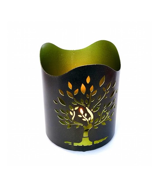 Portavelas metálico.

Medida: Ø10 cm. x 12 cm. alto

Color interior: Verde

Color Exterior: Negro