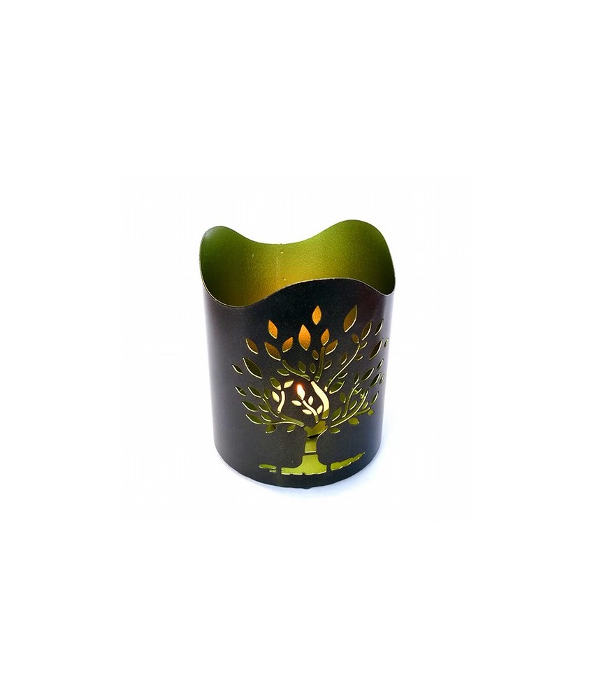 Portavelas metálico.

Medida: Ø10 cm. x 12 cm. alto

Color interior: Verde

Color Exterior: Negro
