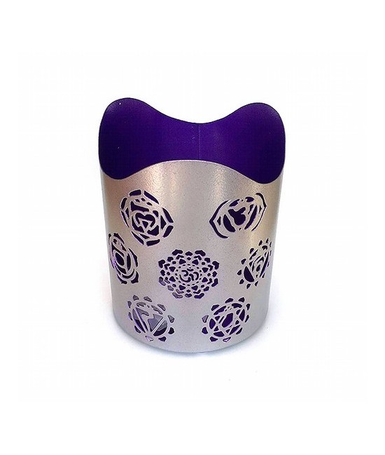 Portavelas en aluminio  con símbolo de los 7 chakras tallados.

Medida: Ø10 cm. x 12 cm. alto

Color interior: Morado

Co