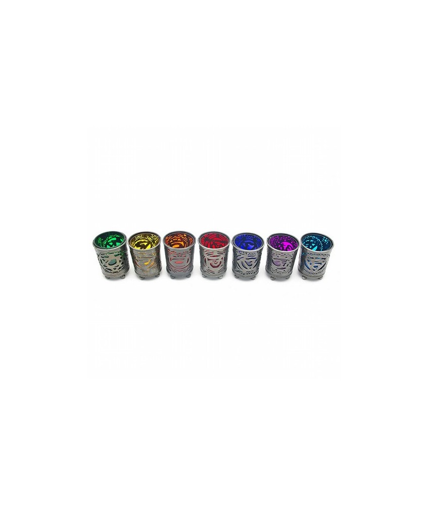 Set de 7 portavelas de cristal con cobertura exterior metálica, correspondiente a los colores y símbolos de los chakras.

Med