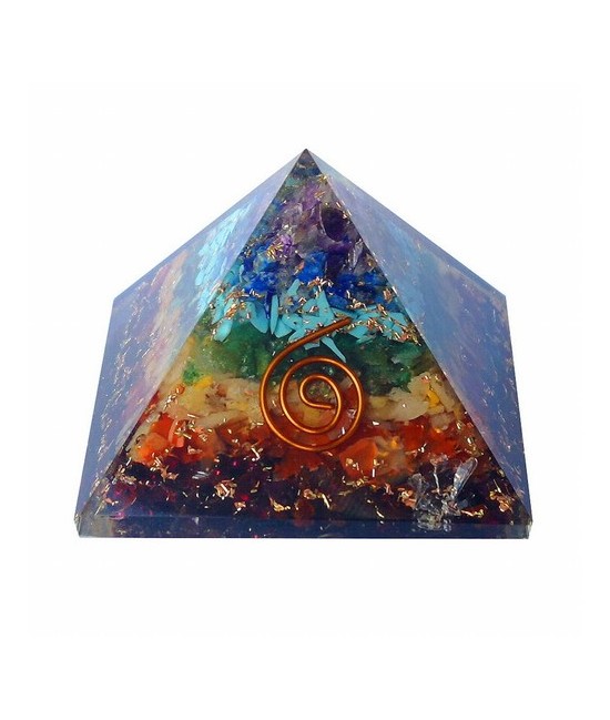 Piramide de orgonita con Chakras.
Medida: 5,5 x 5,5 x 4 mm. 
