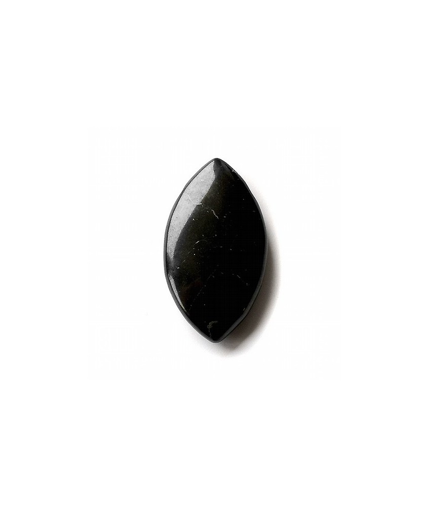 Colgante de shungita en forma de hoja.

Incluye cordón de seda negro 

Medida: 45x30mm

Medida del cordón: 60cms