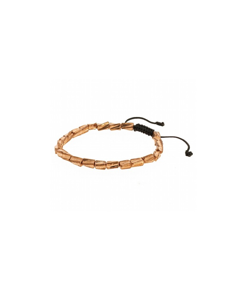 Las cuentas de esta pulsera están hechas a mano. Para los tibetanos las pulseras metálicas son joyas medicinales. Se les otorga