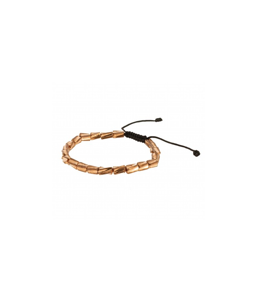 Las cuentas de esta pulsera están hechas a mano. Para los tibetanos las pulseras metálicas son joyas medicinales. Se les otorga