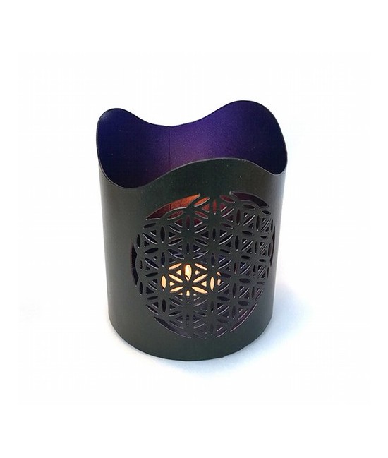 Portavelas metálico.

Medida: Ø10 cm. x 12 cm. alto

Color interior: Lila

Color Exterior: Negro