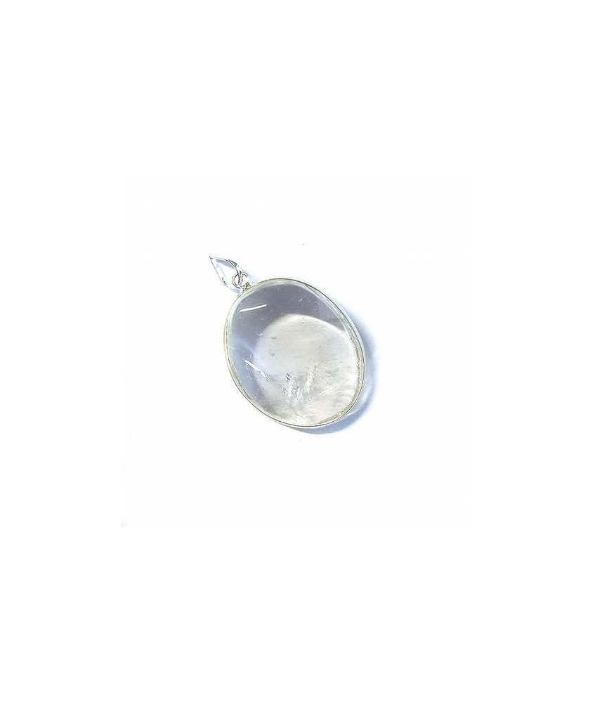 Colgante de Cristal de Roca en forma oval, bordeado y engarzado en plata.

Tamaño: 30x25mm aprox.