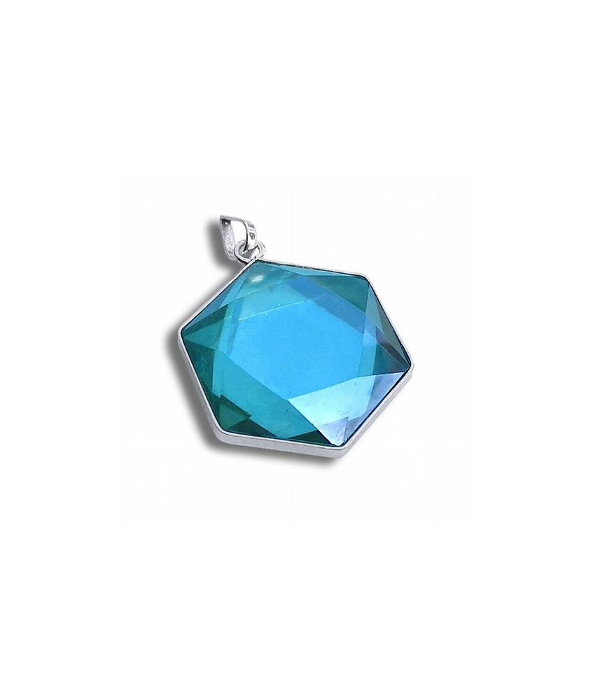 Colgante de Cuarzo Aura en forma de Hexagono.

En general, fortalece el cuerpo y más específicamente el corazón, los pulmones