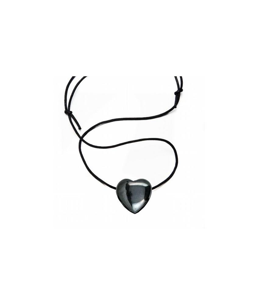 Colgante Corazón de Hematite perforado, con Hilo encerado de cuero.
Medidas: 30x30x7 mm