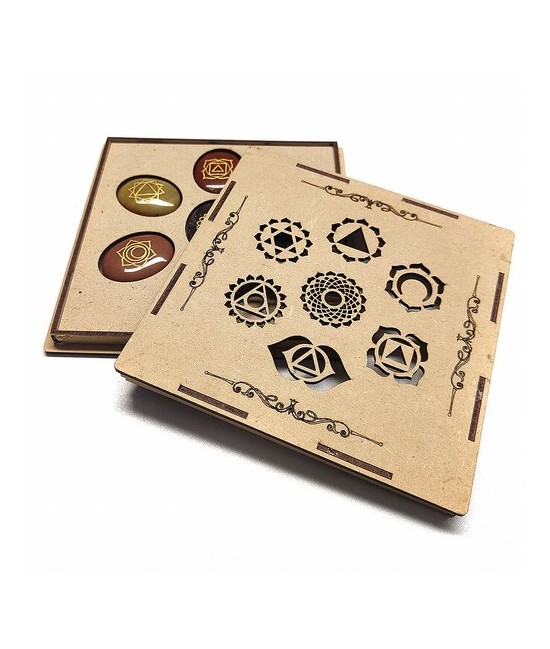 Set con los minerales de los 7 chakras presentados en exclusiva caja de madera.

Medida de la caja : 16x16cm (grosor 1,2 cm)