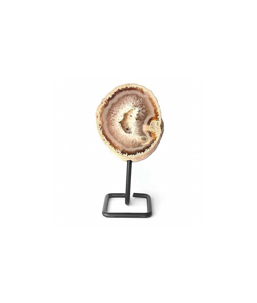 Geoda de Ágata en pie metálico.

Altura total: 13 cm. aprox.

Peso de las piezas: 300g aprox.