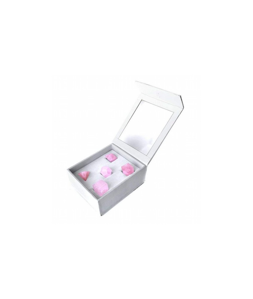 Estuche de cartón contiene 5 poliedros de Platón de Cuarzo Rosa

Medidas de las piezas: 10-15 mm aprox.

Medidas del estuch