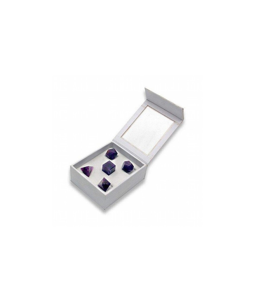 Estuche de cartón contiene 5 poliedros de Platón de Amatista

Medidas de las piezas: 10-15 mm aprox.

Medidas del estuche: 