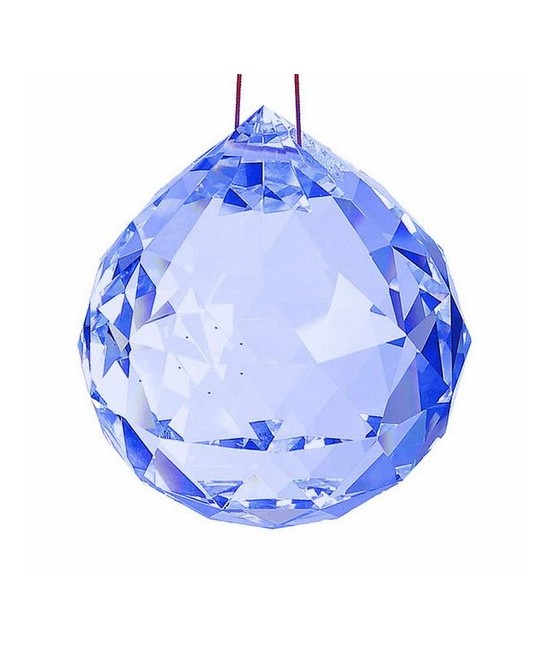 Bola facetada de cristal AZUL de 20 mm. de diametro.
Engarzada en hilo rojo.

En el feng Shui, las bolas de cristal se utili