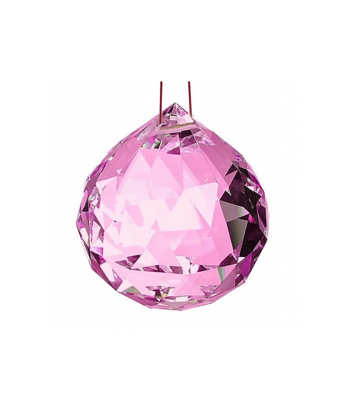 Bola facetada de cristal ROSA de 50 mm. de diametro.

Engarzada en hilo rojo.

En el feng Shui, las bolas de cristal se uti