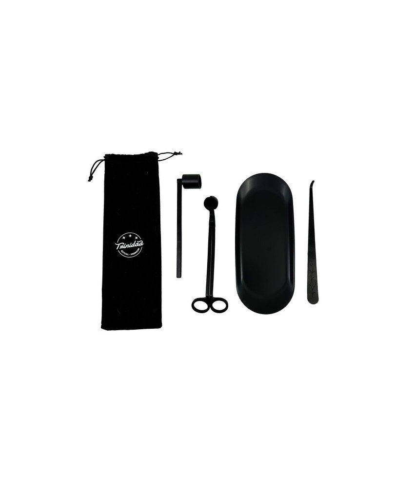 BOLSA TERCIOPELO NEGRO
BANDEJA
CORTA MECHAS
APAGA VELAS 
ARREGLA MECHAS
