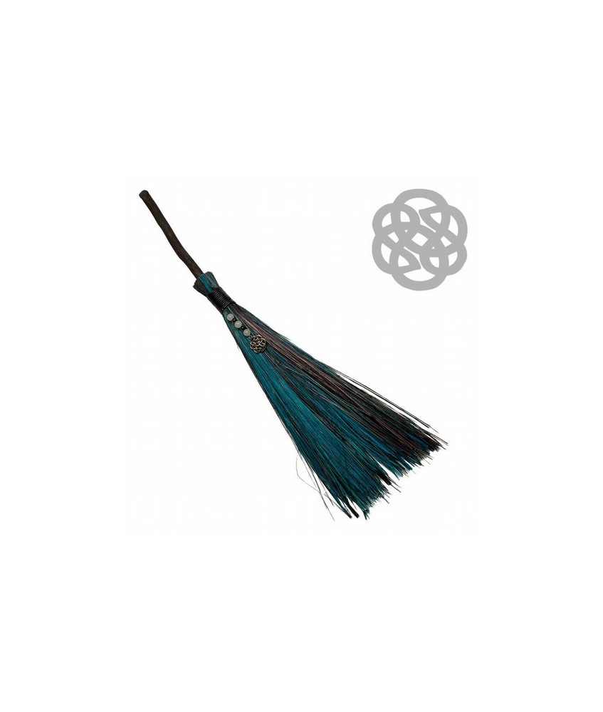 Escoba con símbolo Nudo Celta y Aventurina.

Tamaño: 50 cm aprox.