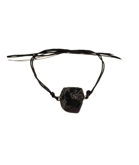 Pulsera fabricada con un cristal natural de Turmalina Negra, chorlo, procedente de Guanxi, China. 

Tamaño del mineral: 2 cm 