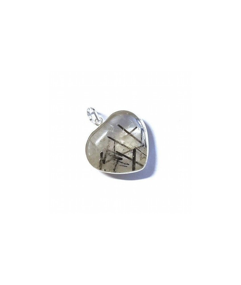 Colgante de Cuarzo Rutilado con Turmalina en forma de corazón, bordeado y engarzado en plata.

Tamaño: 2,5 x 2,5 cm aprox