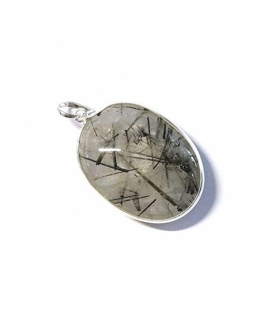 Colgante de Cuarzo Rutilado con Turmalina en forma de óvalo, bordeado y engarzado en plata.

Tamaño: 3 x 2,5 cm aprox.
