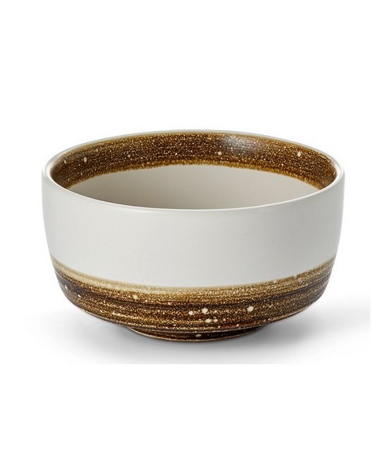 ¡Este bonito cuenco de matcha convence por su sencilla elegancia y su atractivo precio! Visualmente, el tono base crema contras