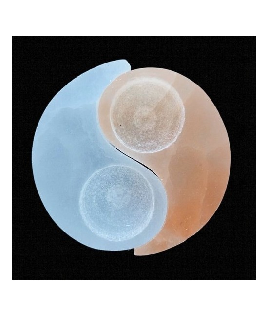 Portavelas de Selenita (2 piezas) con la forma del símbolo Ying Yang.

Tamaño: cada portavelas por separado tiene una medida 
