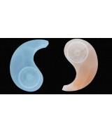 Portavelas de Selenita (2 piezas) con la forma del símbolo Ying Yang.

Tamaño: cada portavelas por separado tiene una medida 