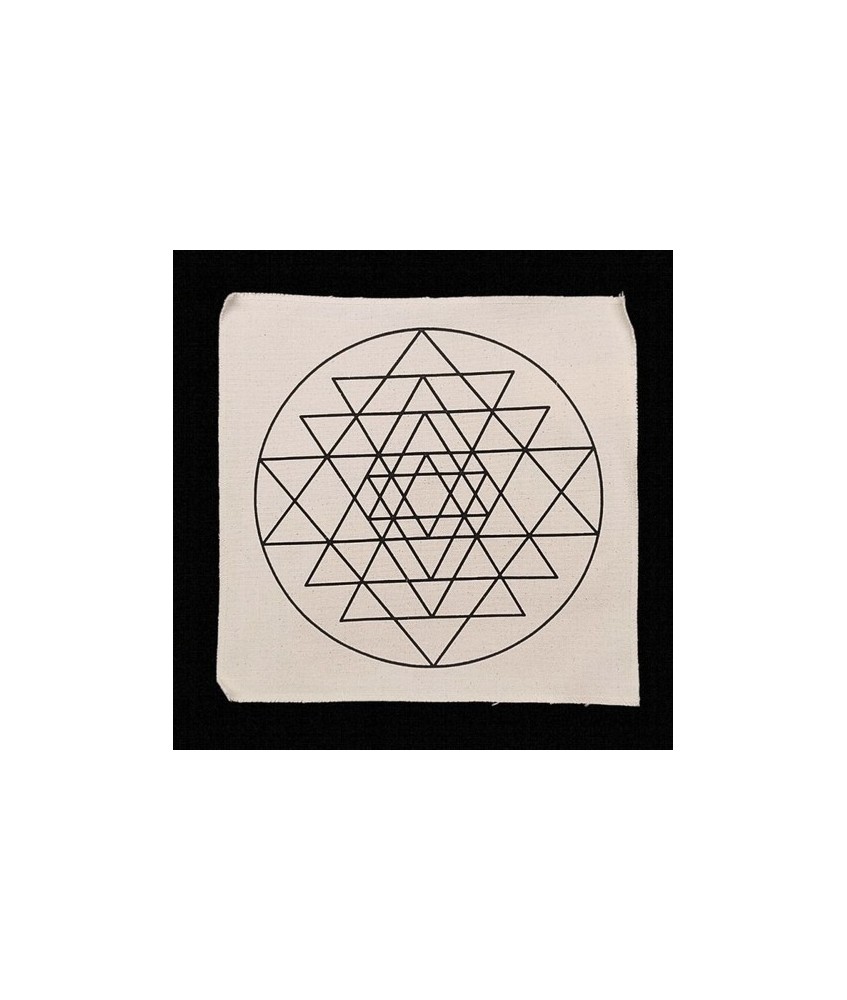 Tapete 100% de algodón natural con motivo Sri Yantra.

Medida: 30 x 30 cm