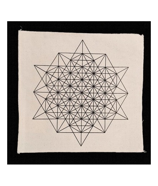Tapete 100% de algodón natural con motivo Tetraedro.

Medida: 30 x 30 cm