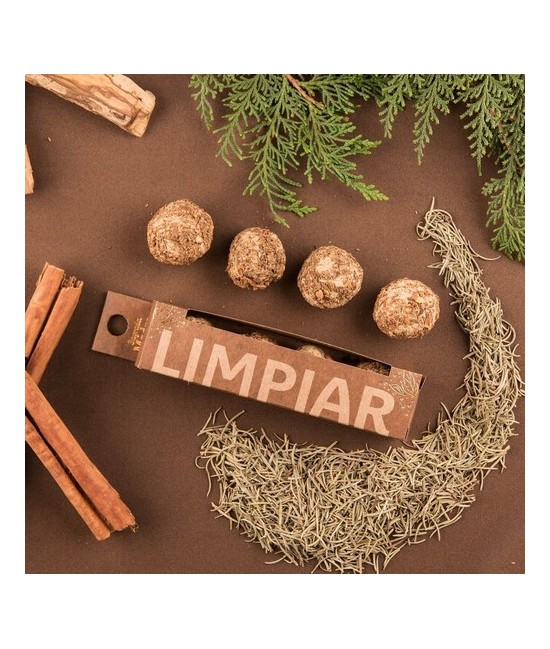 Bombita X 4 Herbal Protección
Categoría: Bombitas Herbales x 4
Hecho a mano

Contenido: 4 unidades

Uso: para defumar, sa