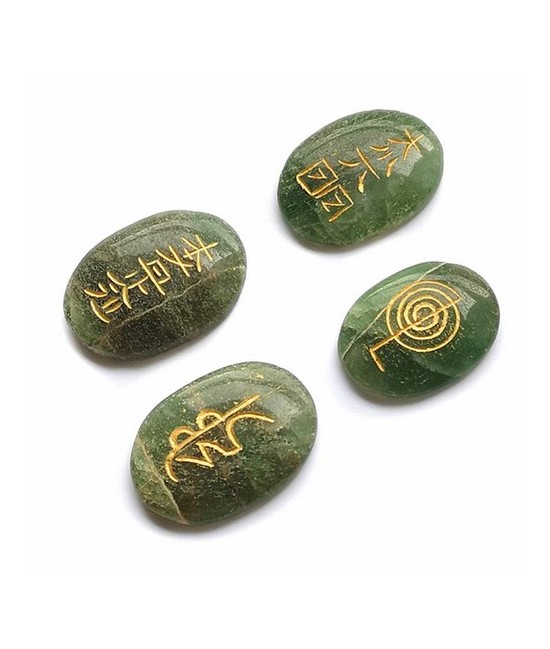 Juego de cuatro piezas para Reiki de Cuarzo Verde en forma plana para los chakras.

Tamaño de los rodados 35x25mm aproximadam